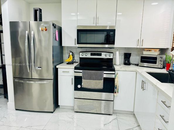 2780 N Pine Island Rd 101, Sunrise FL 33322