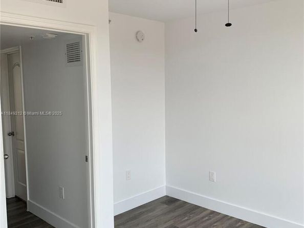450 SW 3rd St 10, Miami FL 33130