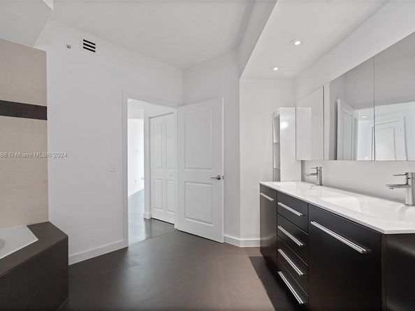 1 Century Ln 505, Miami Beach FL 33139