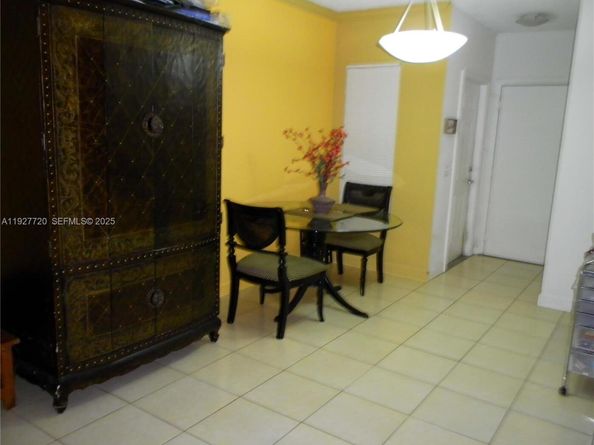 2493 Centergate Dr 102, Miramar FL 33025