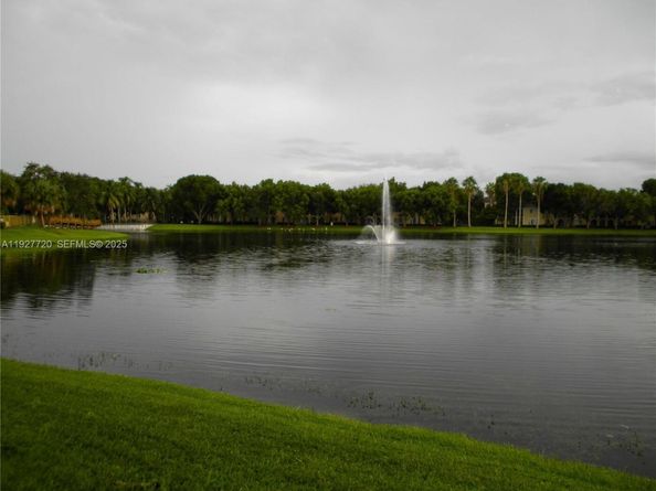 2493 Centergate Dr 102, Miramar FL 33025