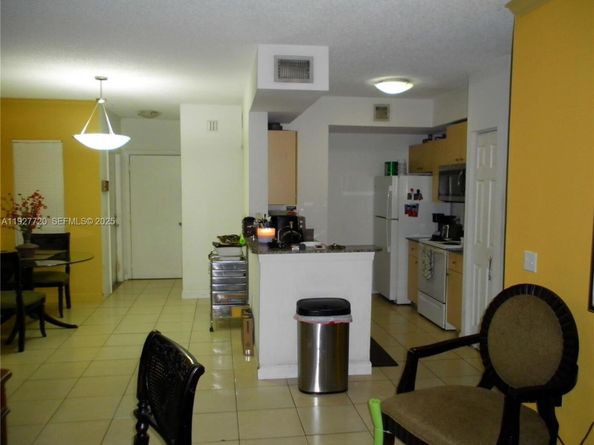 2493 Centergate Dr 102, Miramar FL 33025