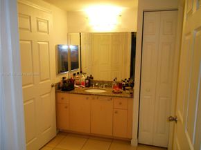 2493 Centergate Dr 102, Miramar FL 33025