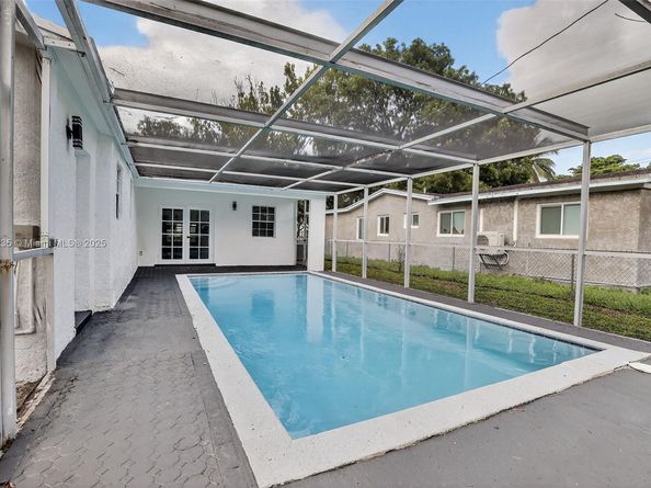 7120 Allen St, Hollywood FL 33024
