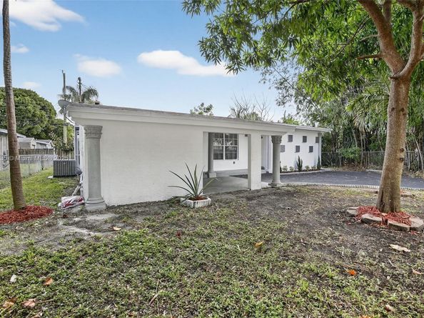 7120 Allen St, Hollywood FL 33024