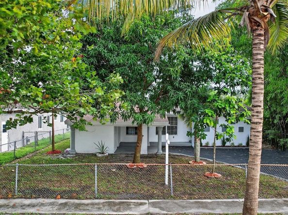 7120 Allen St, Hollywood FL 33024