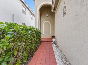 3712 NE 16th St, Homestead FL 33033