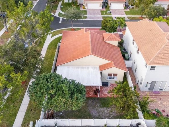 3712 NE 16th St, Homestead FL 33033