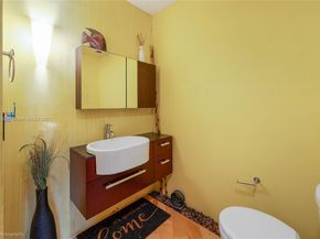 1901 S Ocean Dr 303, Hollywood FL 33019