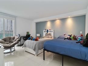 100 Bayview Dr 2014, Sunny Isles Beach FL 33160