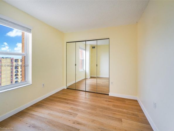 4801 NW 7th St 80316, Miami FL 33126