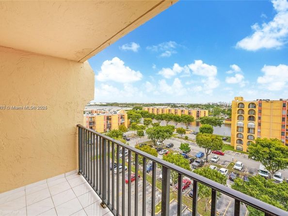 4801 NW 7th St 80316, Miami FL 33126