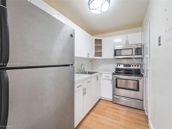 4801 NW 7th St 80316, Miami FL 33126