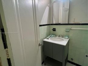 2421 Lake Pancoast Dr 4D, Miami Beach FL 33140