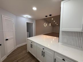 4690 S Fountains Dr S, Lake Worth FL 33467