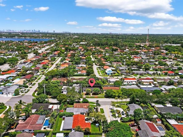 5711 SW 92nd Ave, Miami FL 33173
