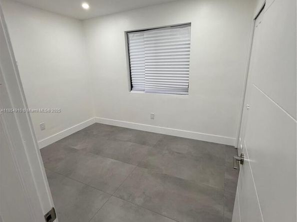 5711 SW 92nd Ave, Miami FL 33173