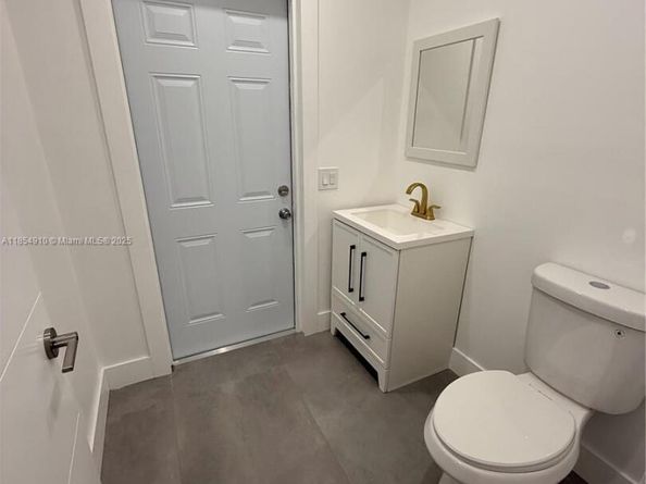 5711 SW 92nd Ave, Miami FL 33173