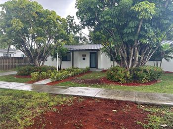 5711 SW 92nd Ave