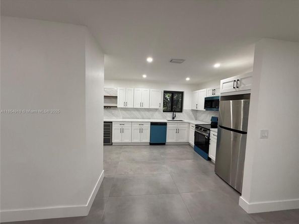 5711 SW 92nd Ave, Miami FL 33173
