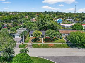 5711 SW 92nd Ave, Miami FL 33173