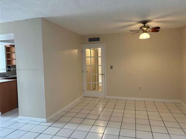 9411 SW 4th St 202, Miami FL 33174
