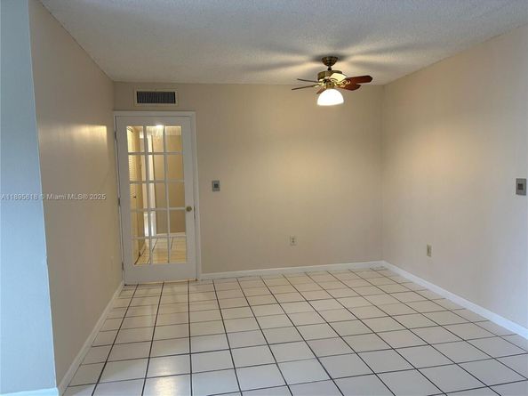 9411 SW 4th St 202, Miami FL 33174
