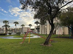 9411 SW 4th St 202, Miami FL 33174