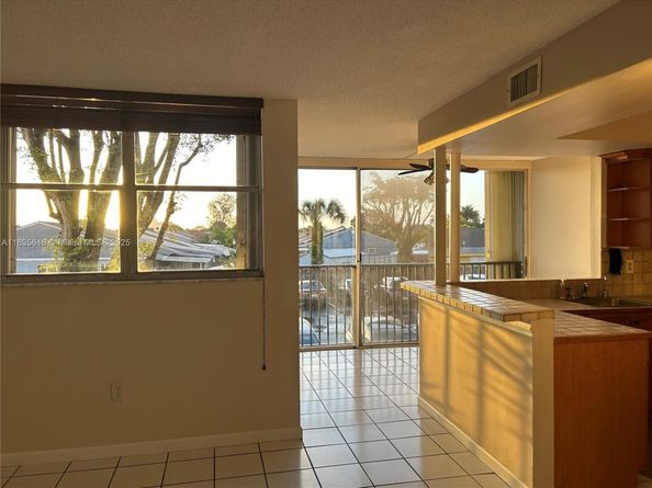 9411 SW 4th St 202, Miami FL 33174