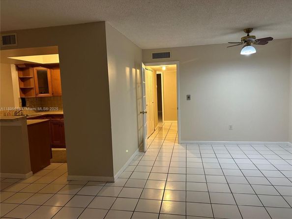 9411 SW 4th St 202, Miami FL 33174