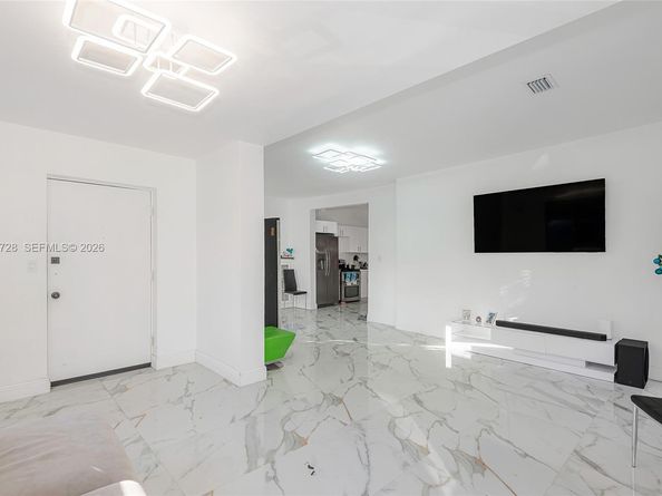 1683 NE 168th St, North Miami Beach FL 33162