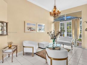 900 Spoonbill Cir, Weston FL 33326