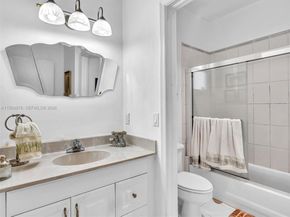 900 Spoonbill Cir, Weston FL 33326