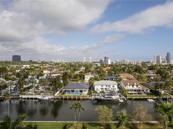 3600 Yacht Club Dr