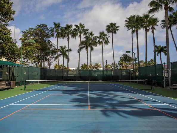 3600 Yacht Club Dr 902, Aventura FL 33180