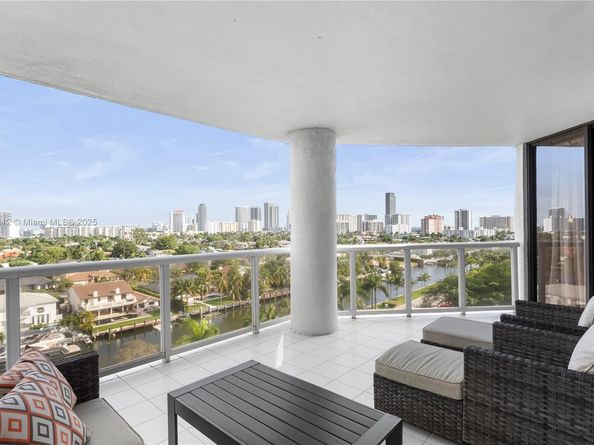 3600 Yacht Club Dr 902, Aventura FL 33180