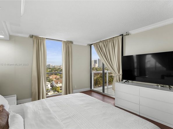 3600 Yacht Club Dr 902, Aventura FL 33180