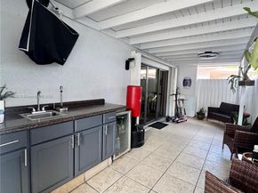 11512 SW 6th St, Sweetwater FL 33174