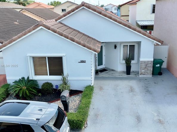 11512 SW 6th St, Sweetwater FL 33174
