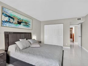 5901 Camino Del Sol 207, Boca Raton FL 33433