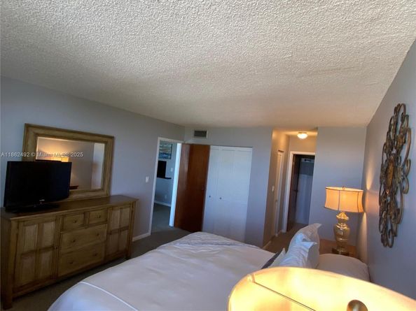 2935 NE 163rd St 5K, North Miami Beach FL 33160