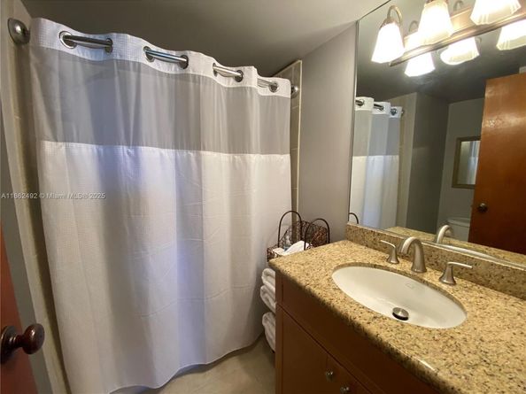 2935 NE 163rd St 5K, North Miami Beach FL 33160