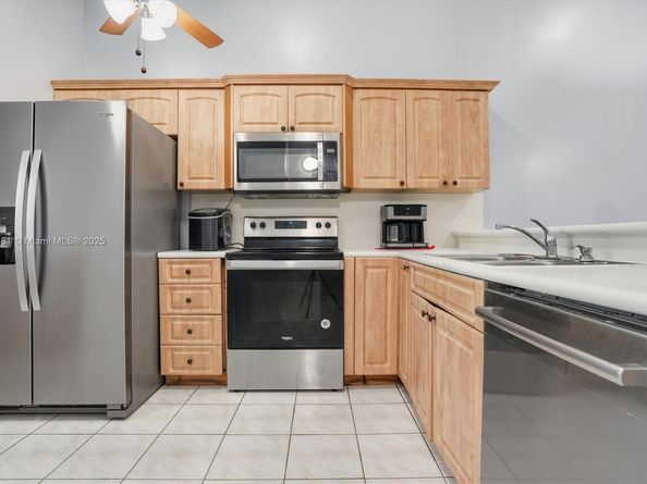 6726 NW 188th Ter, Hialeah FL 33015