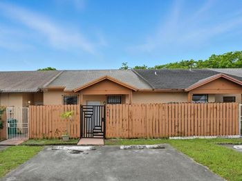 6726 NW 188th Ter