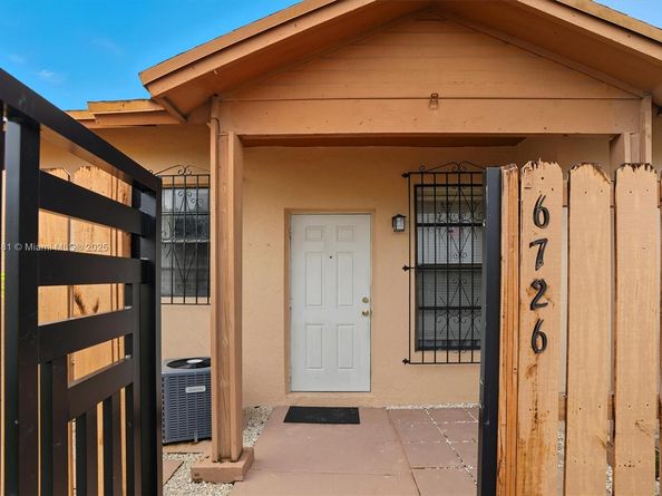 6726 NW 188th Ter, Hialeah FL 33015