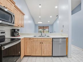6726 NW 188th Ter, Hialeah FL 33015