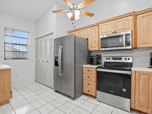 6726 NW 188th Ter, Hialeah FL 33015