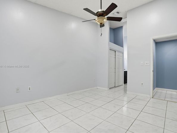 6726 NW 188th Ter, Hialeah FL 33015