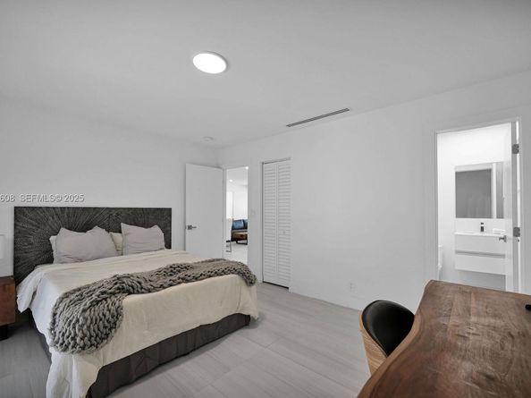 1546 Van Buren St, Hollywood FL 33020