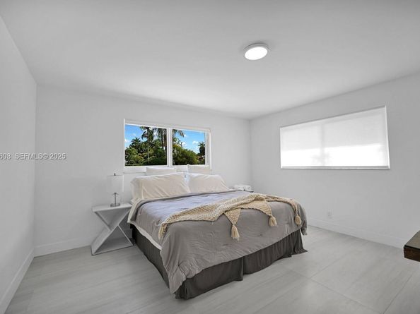 1546 Van Buren St, Hollywood FL 33020